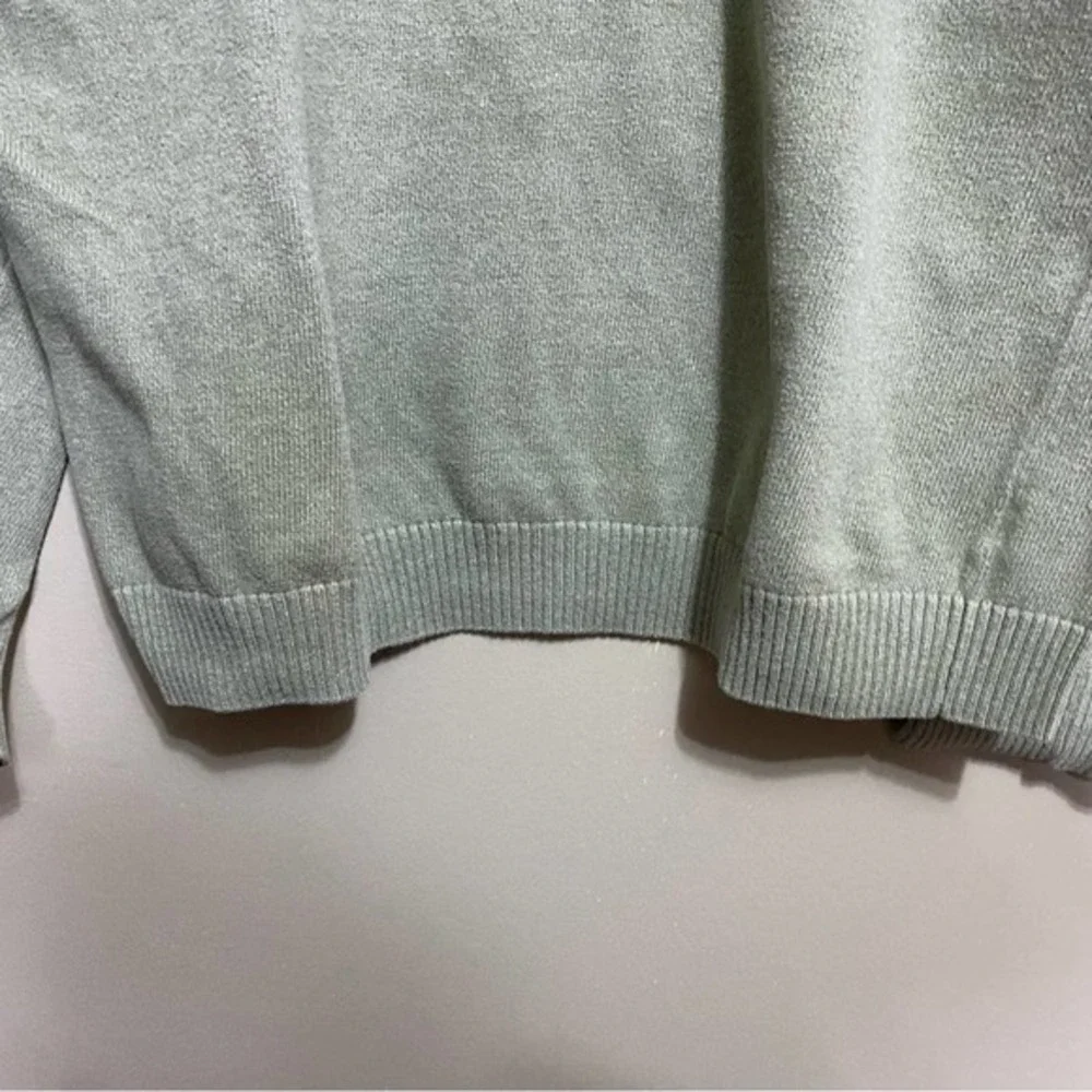 Men’s Van Heusen V‎ Neck Sweater, Size L